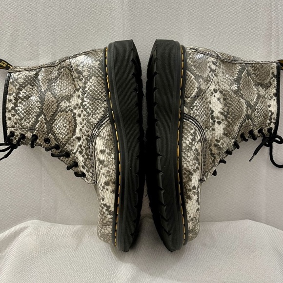 DR MARTENS SNAKESKIN LEATHER BOOTS, SIZE 8 (Women's 10, Men's 9) EUC - Picture 4 of 7